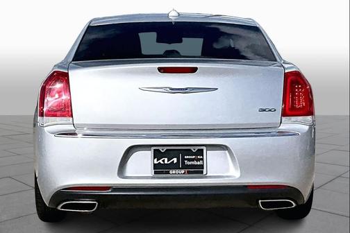 2019 Chrysler 300 Touring