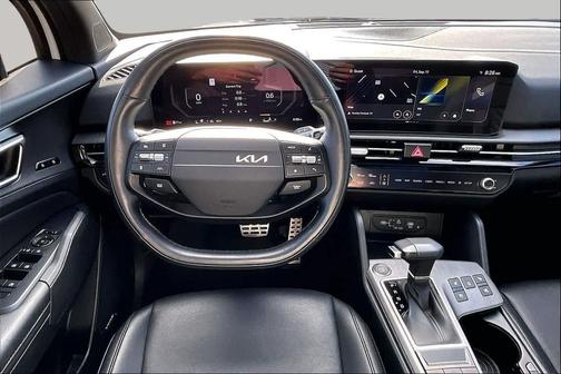 Glacier White Pearl/Black Roof 2026 Kia Sportage S