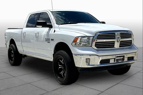 Bright White Clearcoat 2019 RAM 1500 Big Horn