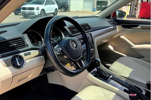 2016 Volkswagen Passat 1.8T SE
