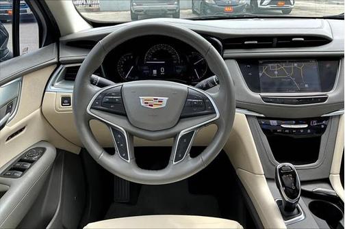 2018 Cadillac XT5 Premium Luxury