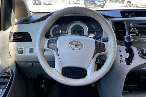 2012 Toyota Sienna SE