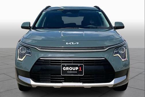 Cityscape Green 2023 Kia Niro EX