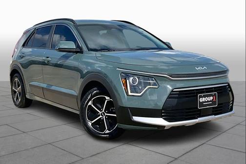 Cityscape Green 2023 Kia Niro EX