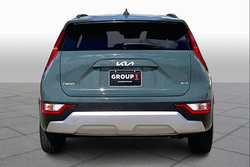 Cityscape Green 2023 Kia Niro EX
