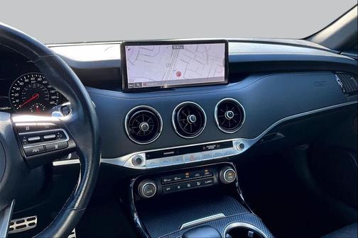 Snow White Pearl 2022 Kia Stinger GT2