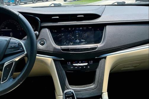 Stellar Black Metallic 2018 Cadillac XT5 Base