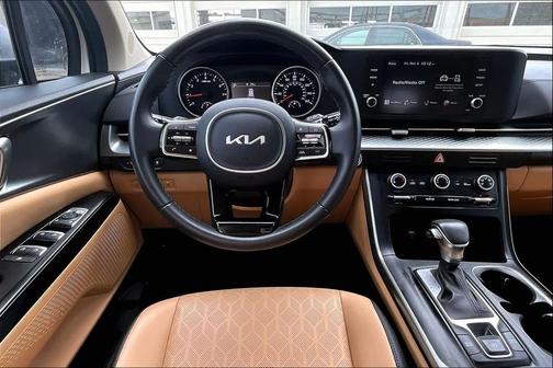 2024 Kia Carnival LX