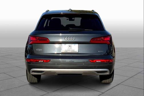 2020 Audi Q5 45 Titanium Premium