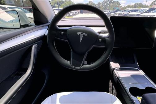 Pearl White Multi-Coat 2022 Tesla Model Y Performance Dual Motor All-Wheel Drive