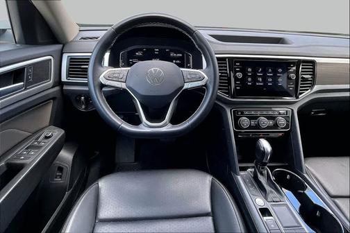 Pure White 2023 Volkswagen Atlas 2.0T SE w/Technology