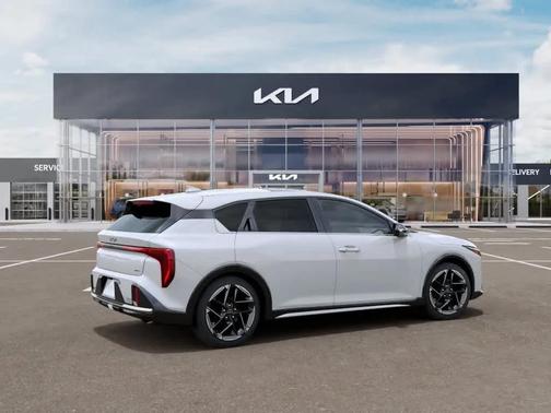 Snow White Pearl 2026 Kia K4 GT-Line