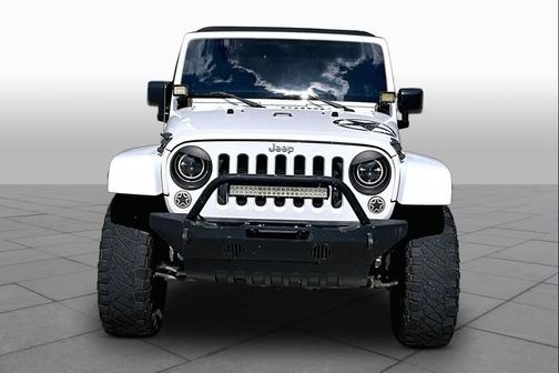 Bright White Clearcoat 2014 Jeep Wrangler Unlimited Sahara