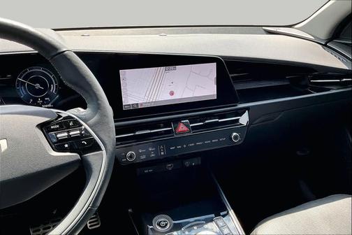 Snow White Pearl 2023 Kia Niro EV Wave