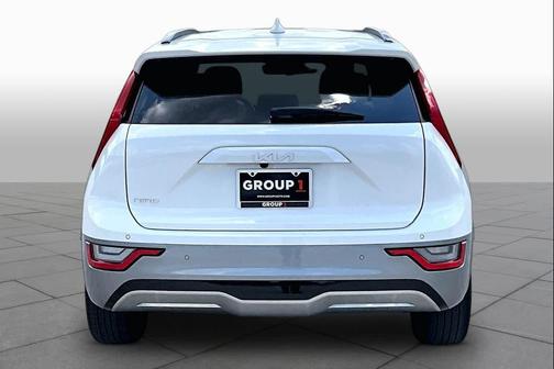 Snow White Pearl 2023 Kia Niro EV Wave