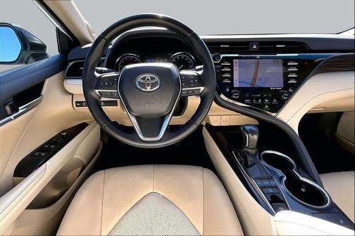 Super White 2020 Toyota Camry XLE