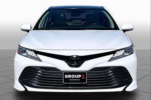 Super White 2020 Toyota Camry XLE