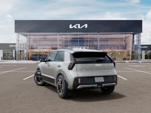 ISG/IVORY SILVE 2027 Kia Niro Touring