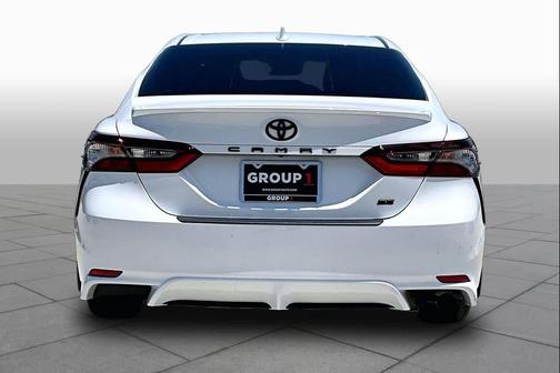 Ice Cap 2023 Toyota Camry SE