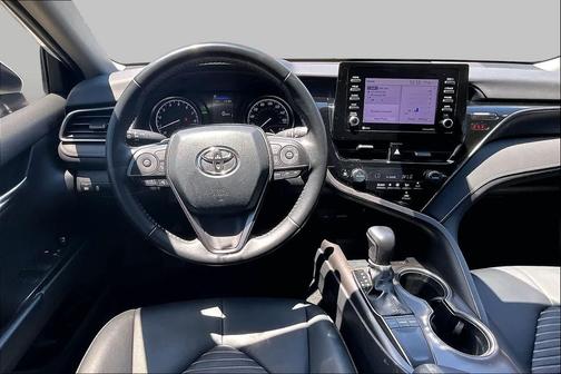 Ice Cap 2023 Toyota Camry SE