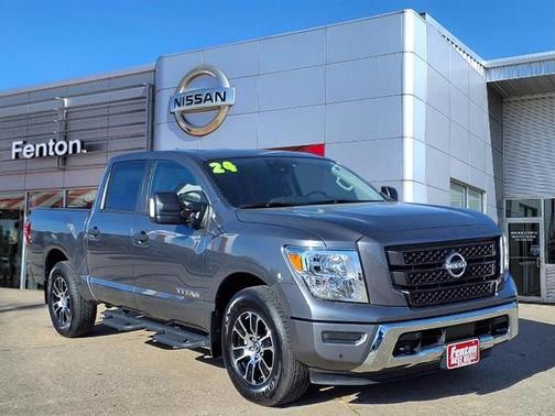 2024 Nissan Titan SV