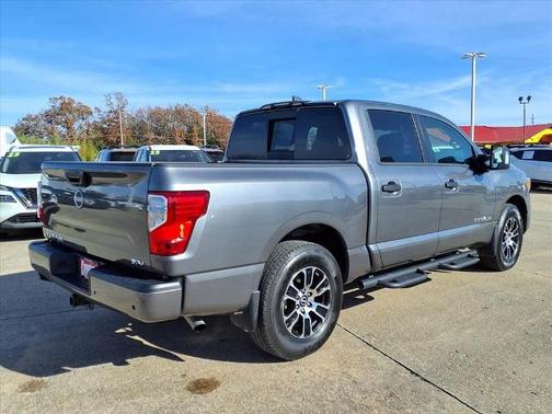 2024 Nissan Titan SV