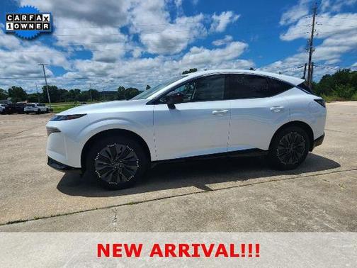 Everest White P 2025 Nissan Murano Platinum