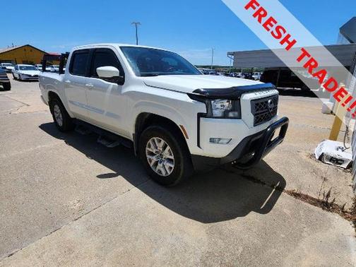 Glacier White 2023 Nissan Frontier SV