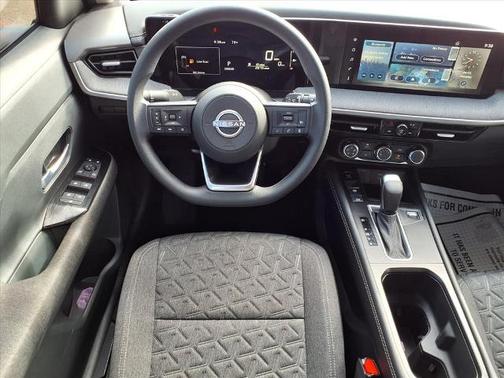 Gun Metallic 2025 Nissan Kicks SV