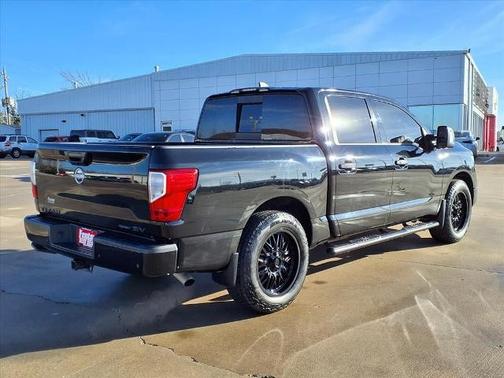 2024 Nissan Titan SV