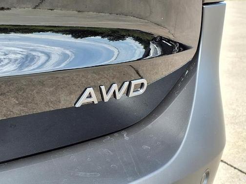 Super Black 2025 Nissan Kicks SV