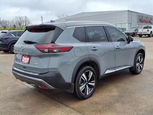 2022 Nissan Rogue SL