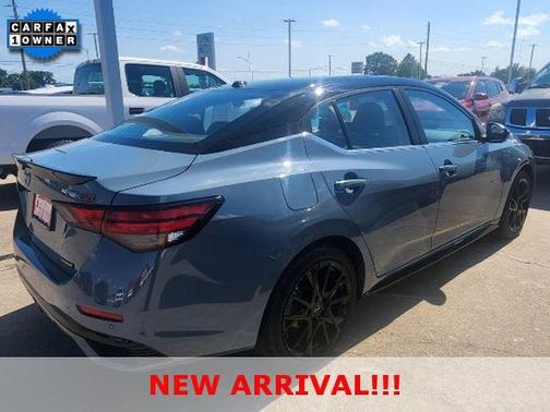 2t Gry Blk Roof 2025 Nissan Sentra SR