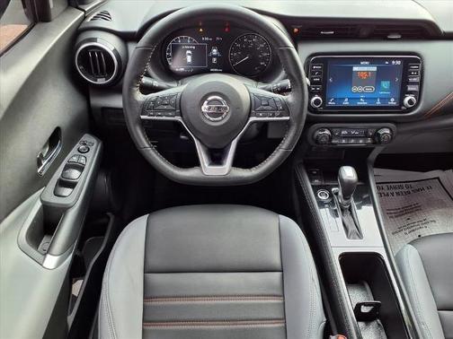 2021 Nissan Kicks SR