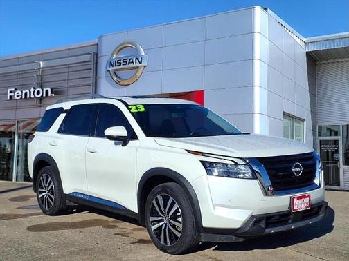 2023 Nissan Pathfinder Platinum