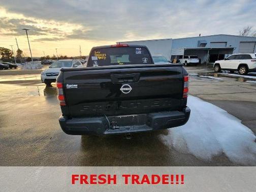 2022 Nissan Frontier S