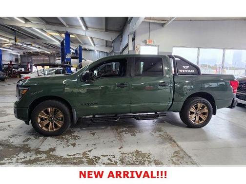 2024 Nissan Titan SV