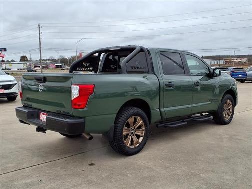 2024 Nissan Titan SV