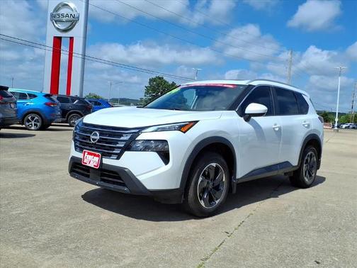 Everest White P 2024 Nissan Rogue SV