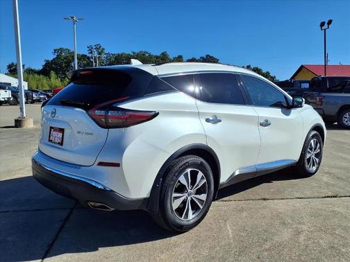 White 2023 Nissan Murano SV