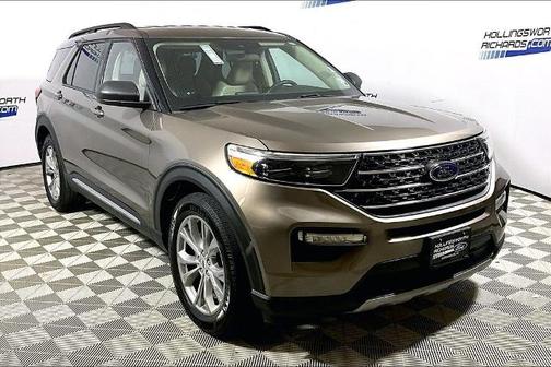 STONE GRAY METALLIC 2021 Ford Explorer XLT