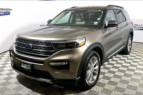 STONE GRAY METALLIC 2021 Ford Explorer XLT
