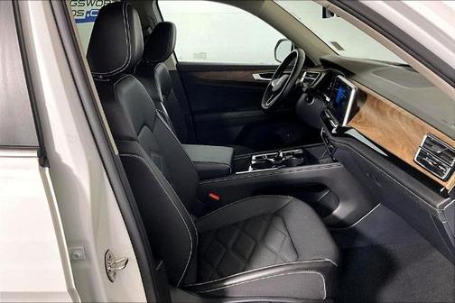 2025 Volkswagen Atlas 2.0T SE W/ TECHNOLOGY