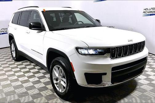 Bright White Clearcoat 2024 Jeep Grand Cherokee LAREDO