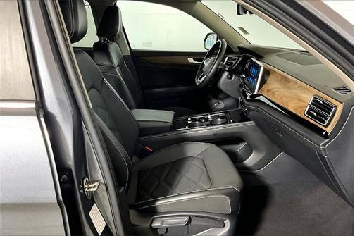 2024 Volkswagen Atlas 2.0T SE W/ TECHNOLOGY