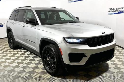 2024 Jeep Grand Cherokee LAREDO