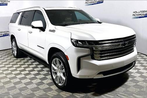 Iridescent Pearl Tricoat 2023 Chevrolet Suburban HIGH COUNTRY