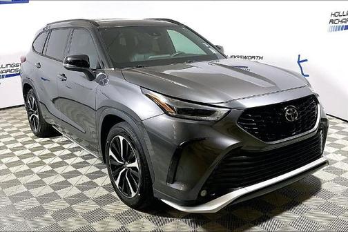 Gray 2021 Toyota Highlander XSE
