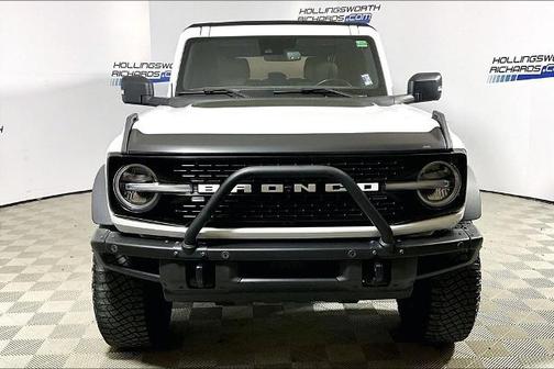 OXFORD WHITE 2022 Ford Bronco WILDTRAK