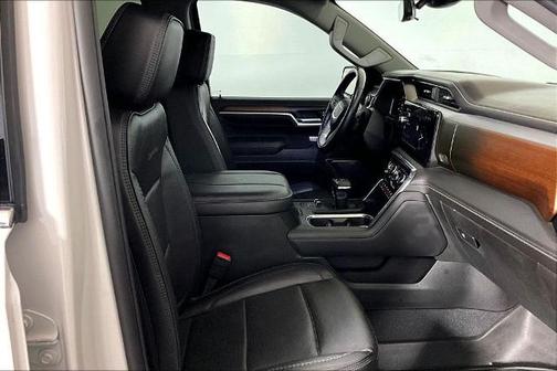 White Frost Tri-Coat 2024 GMC Sierra 1500 DENALI